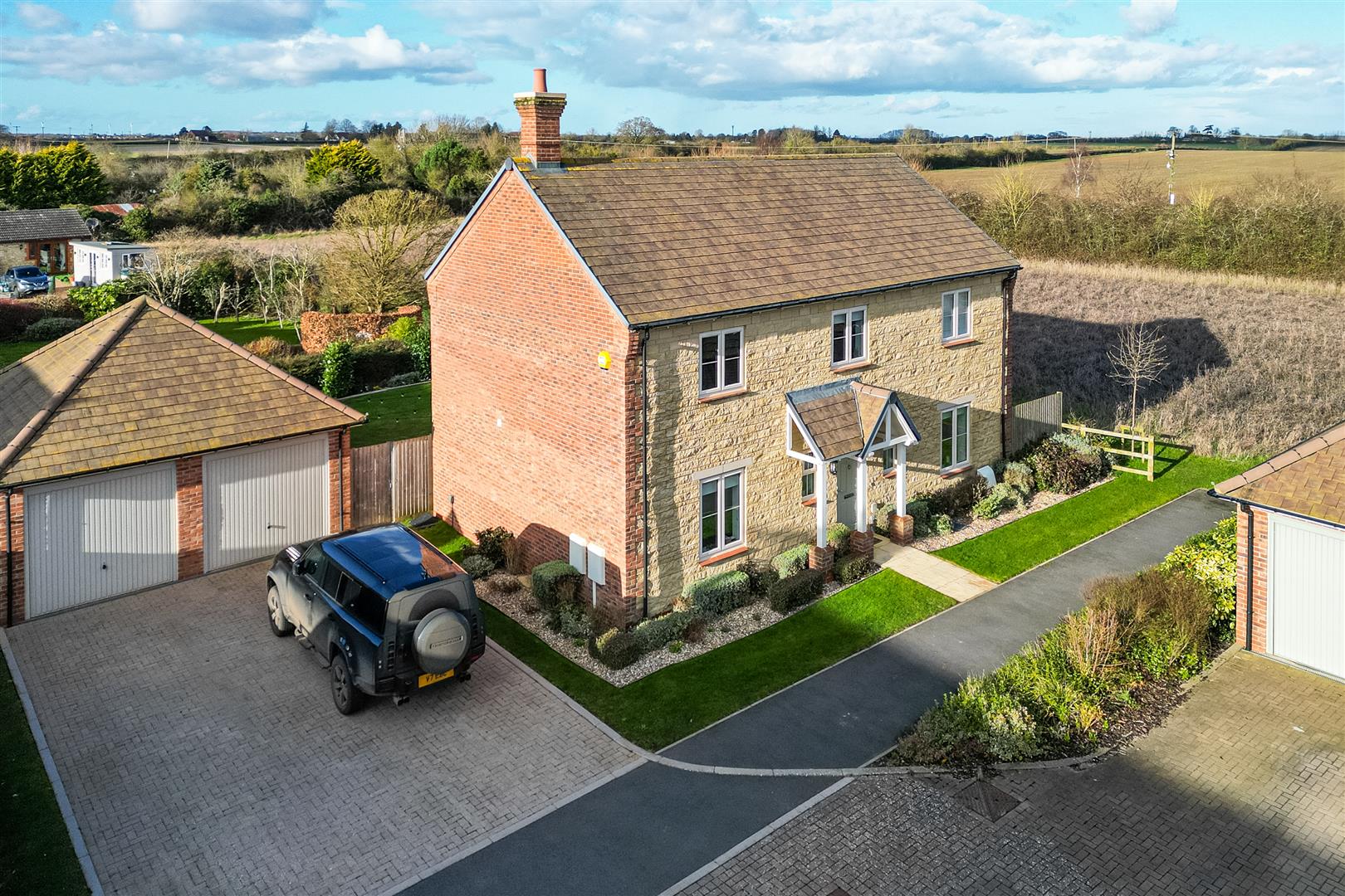 4 bed property in Mundays Meadow, Milton Keynes